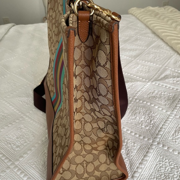 Coach Dempsey Carryall In Signature Jacquard With Stripe And Coach Patch, NWT - Picture 4 of 10
